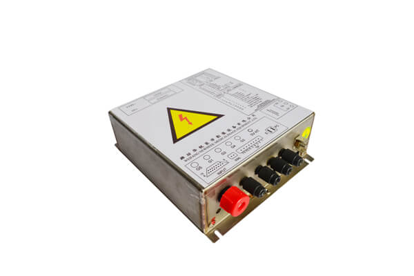 power supply supplies high voltage for image intensifier